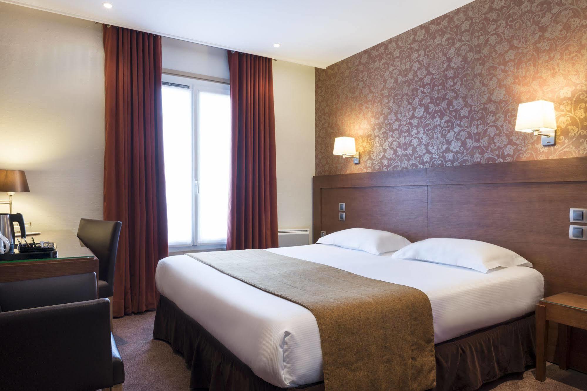 Hotel Volney Opéra Parigi